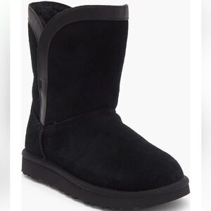 UGG Classic Short Lunara Boots Size 8